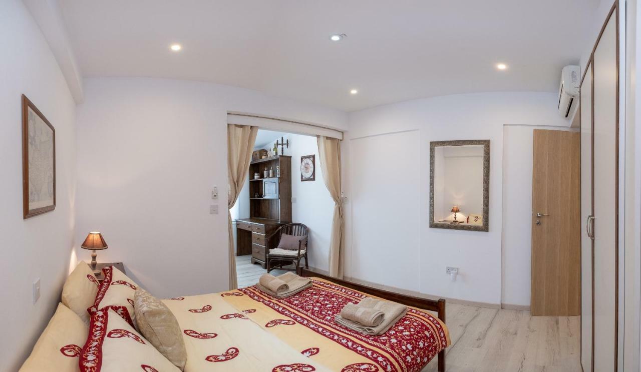Townhouse By The Sea Pirate Harbor Apartment Paphos Luaran gambar